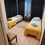 Nat, Asunto Laehellae Kaikkea *